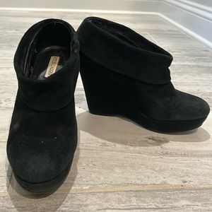 Kelsi Dagger black suede ankle booties, 8.5, wedge
